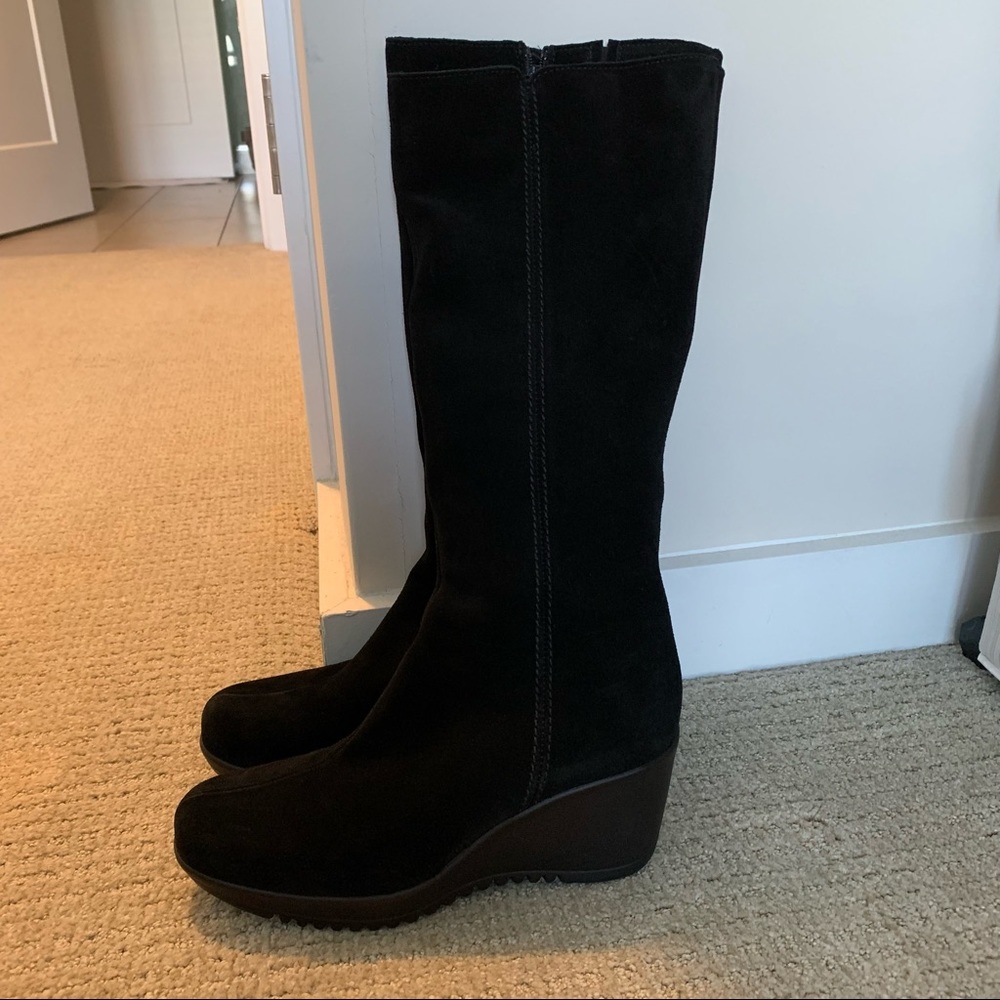 COPY - La Canadienne black suede boots